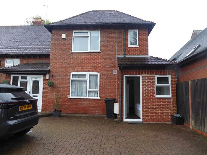 1 Bedroom Studio To Rent In Barkham Road, Wokingham, Berkshire, RG41
