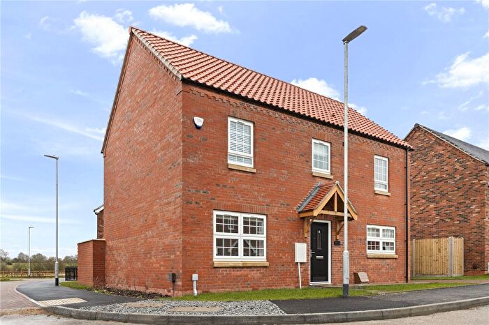 4 Bedroom Country House To Rent In Kestrel Drive, Waltham, Grimsby, DN37