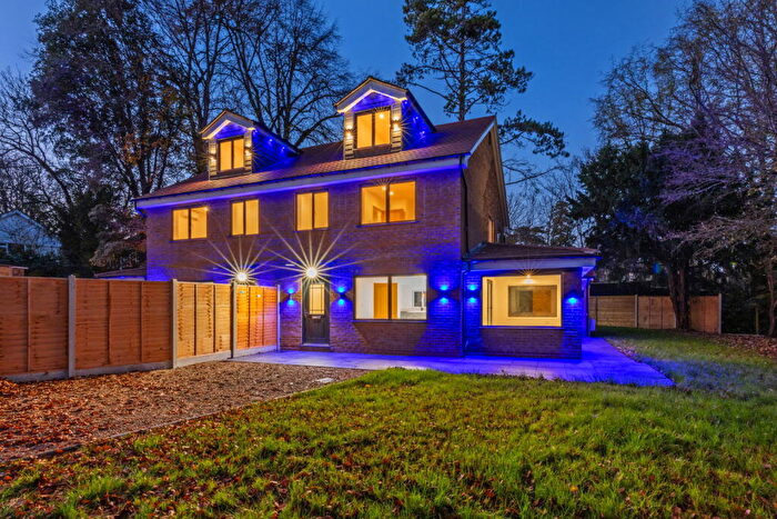 4 Bedroom Semi-Detached House For Sale In Winchester, SO22