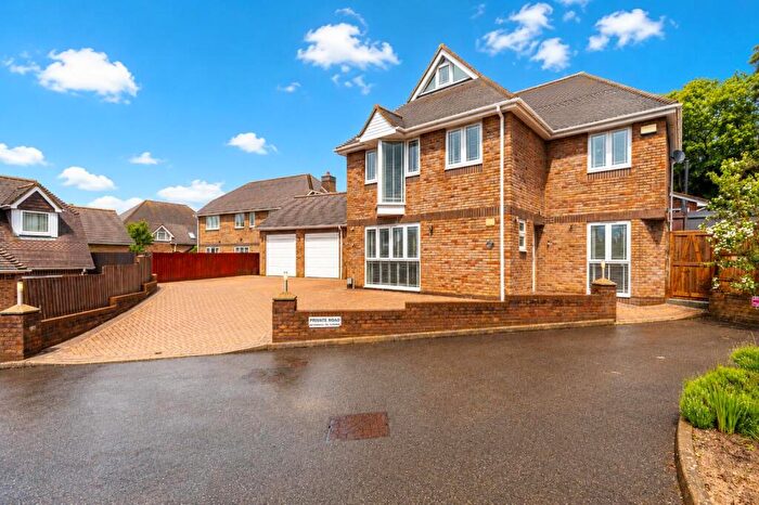4 Bedroom Detached House For Sale In Marian Close, Corfe Mullen, Wimborne, BH21