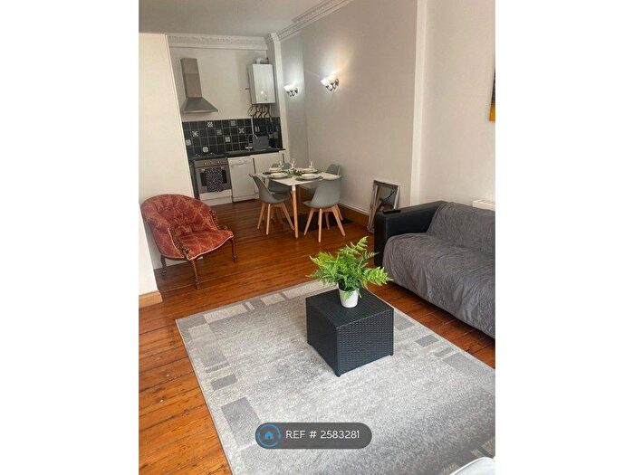 2 Bedroom Flat To Rent In London, London, EC2A