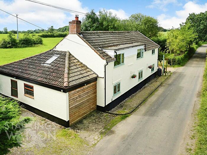 6 Bedroom Detached House For Sale In Denton Road, Bedingham, Bungay, NR35