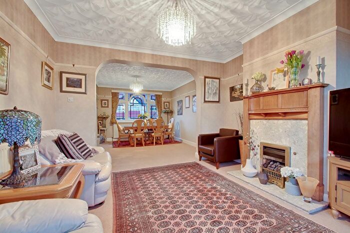 3 Bedroom Semi Detached House For Sale In Norval Road, Wembley, HA0