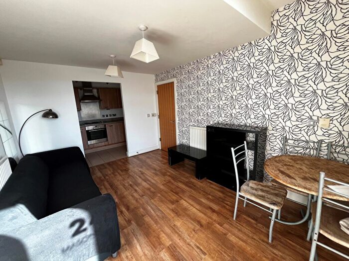 2 Bedroom Apartment To Rent In Mason Way, B15