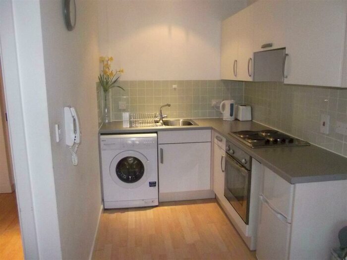 1 Bedroom Flat To Rent In Cranbrook House, City Centre, NG1