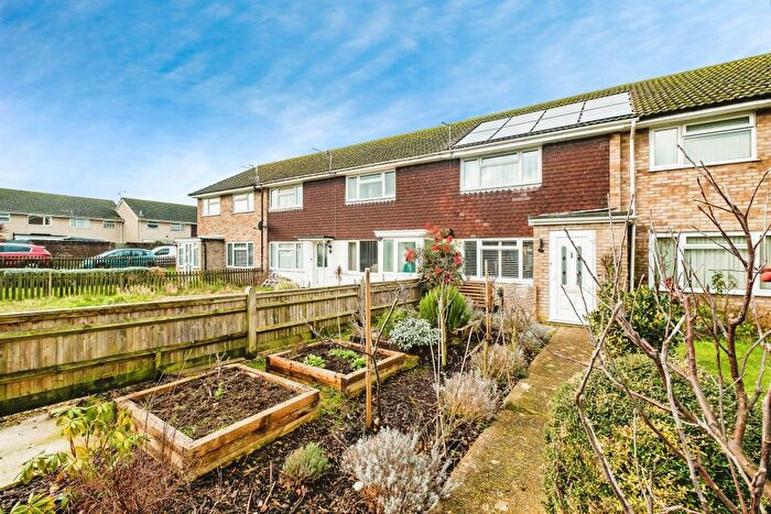 2 Bedroom Terraced House For Sale In Lisher Road, Lancing, BN15