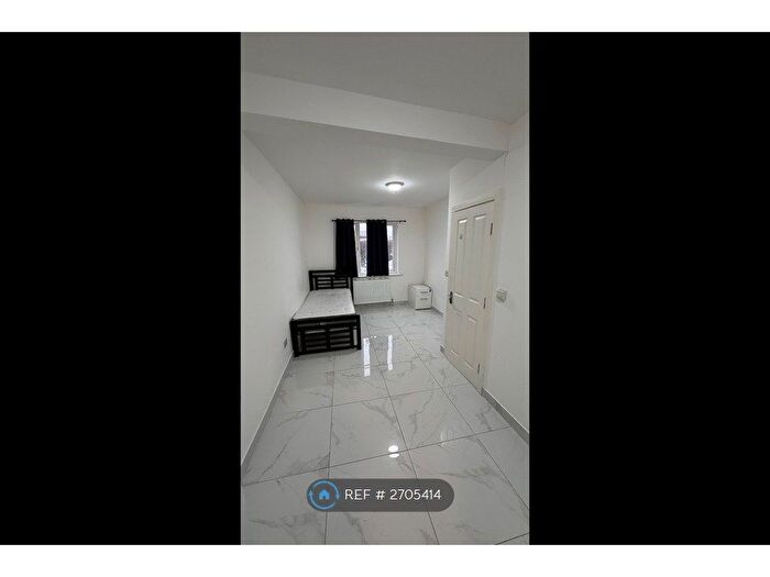 Studio To Rent In Brook St, Erith, DA8