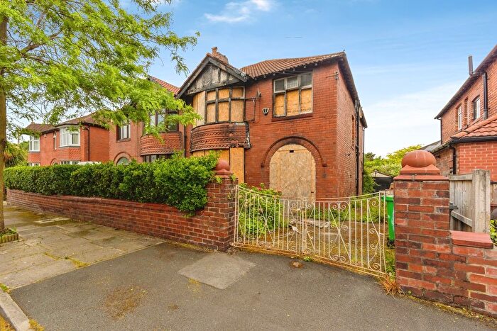 4 Bedroom Semi-Detached House For Sale In Ellesmere Road South, Chorlton, Manchester, M21