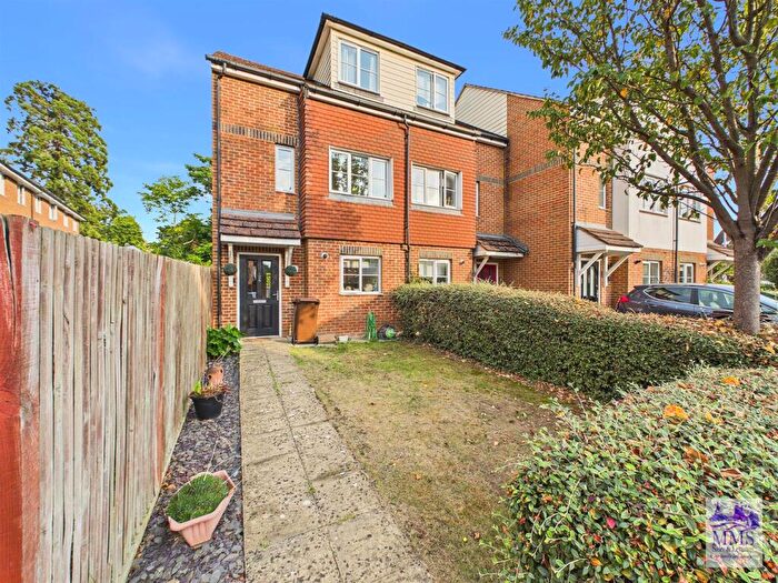 4 Bedroom End Of Terrace House For Sale In Tovey Square, Gillingham, ME7