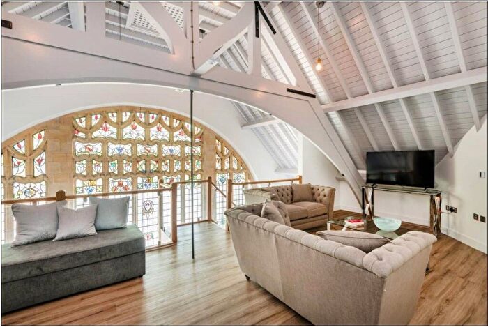 2 Bedroom Flat To Rent In Wycliffe House, Ilford, IG1