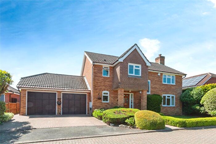4 Bedroom Detached House For Sale In Litton Gardens, Oakley, Basingstoke, Hampshire, RG23