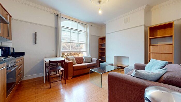 2 Bedroom Flat To Rent In King's Cross Road, London, WC1X