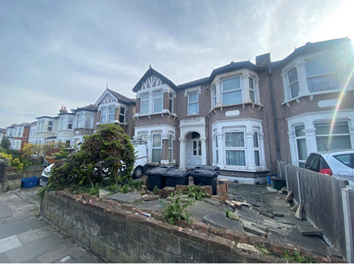 1 Bedroom Flat To Rent In The Drive, Ilford, IG1