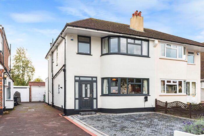 3 Bedroom Semi Detached House For Sale In Eden Way, Beckenham, BR3