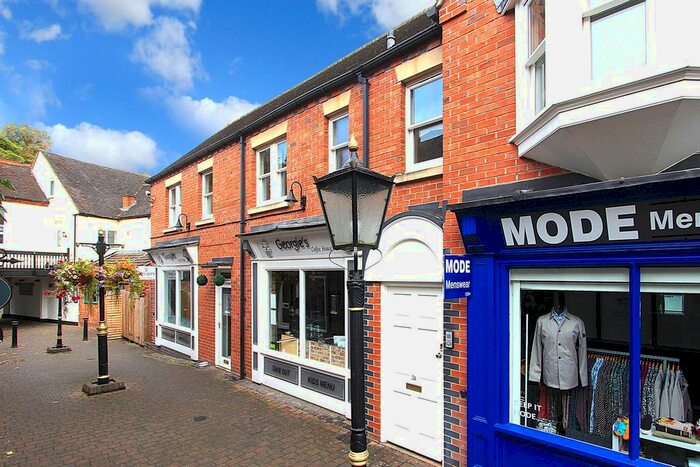 2 Bedroom Flat To Rent In Limes Court, A Upper Green, Tettenhall, Wolverhampton, WV6