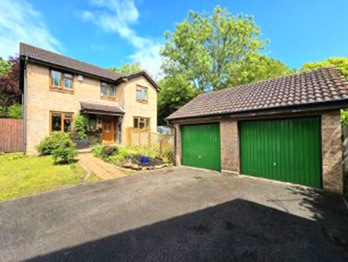 4 Bedroom Detached House For Sale In Heol Glyndwr, Brackla, CF31