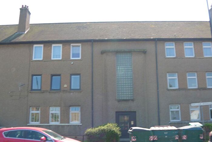 2 Bedroom Flat To Rent In D Balunie Avenue, Dundee, DD4