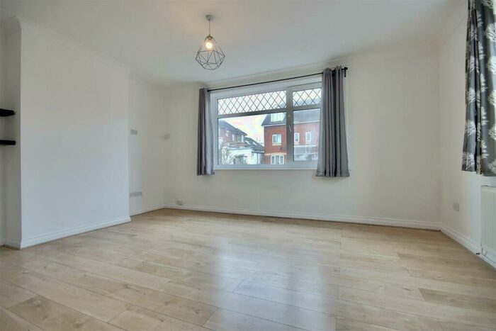 2 Bedroom End Of Terrace House For Sale In Copnor Road, Portsmouth, PO3
