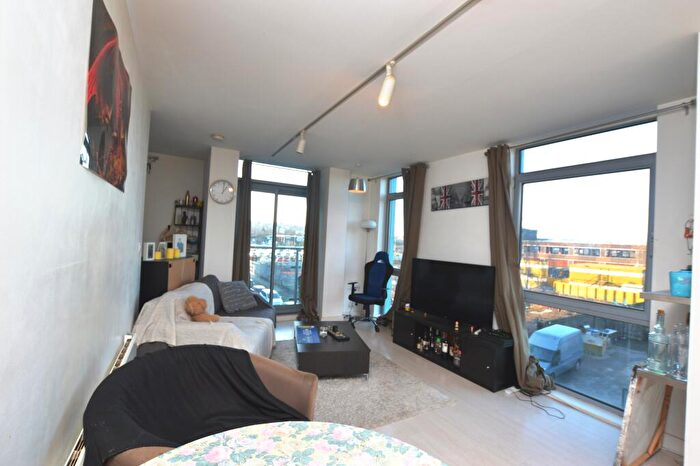 1 Bedroom Property To Rent In Manor Mills Ingram Street, LS11