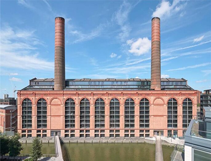 2 Bedroom Flat For Sale In Lots Road, London, SW10