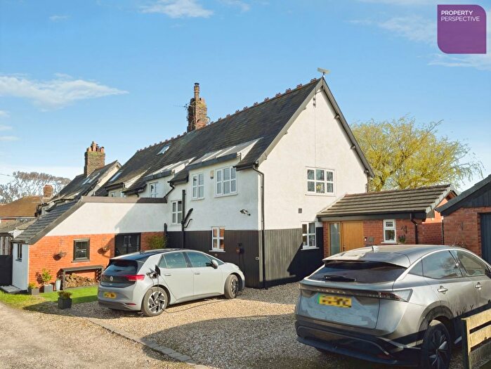 3 Bedroom Semi-Detached House For Sale In Cliff Lane, Grappenhall, Warrington, WA4