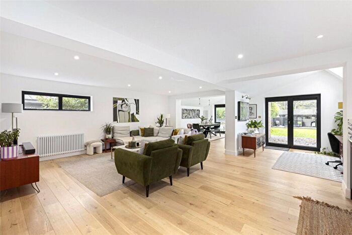 4 Bedroom Detached House To Rent In Scotts Lane, Bromley, BR2
