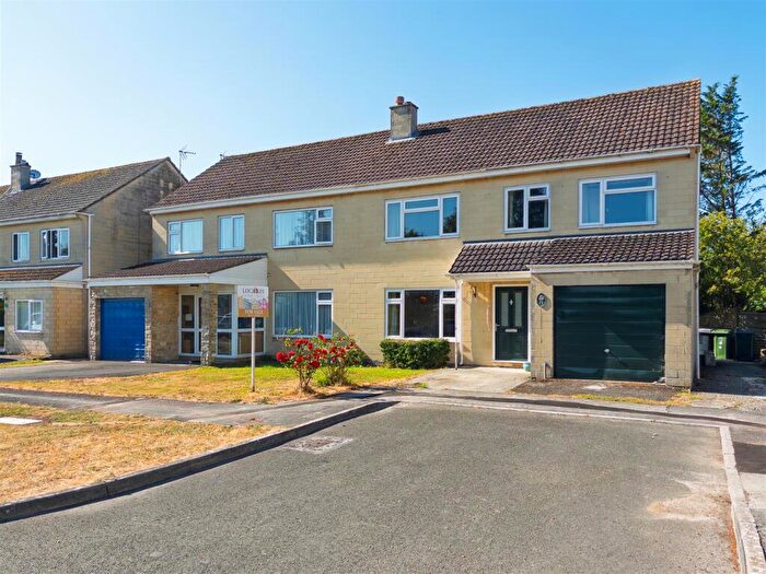 4 Bedroom Semi-Detached House For Sale In The Beeches, Shaw, Melksham, SN12
