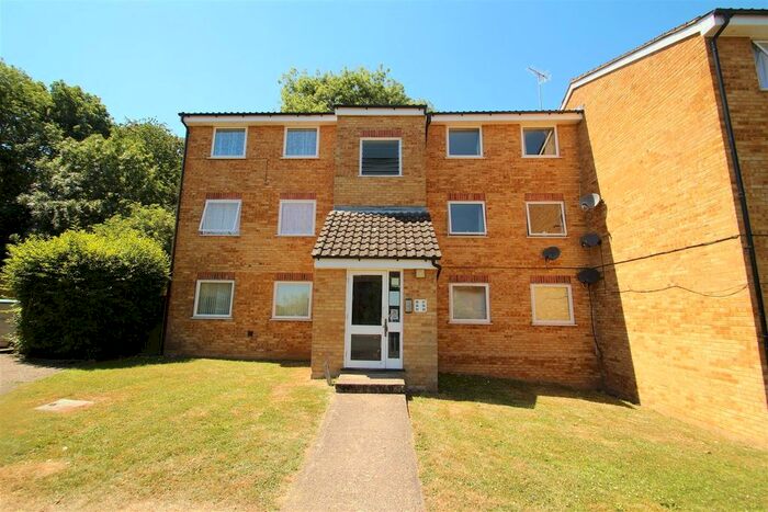 1 Bedroom Flat To Rent In Valley Green, Hemel Hempstead, HP2
