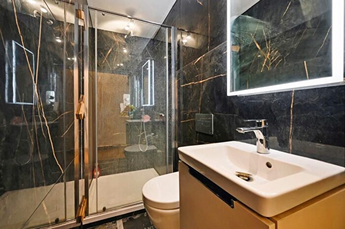 2 Bedroom Flat To Rent In Ifield Road, London, SW10