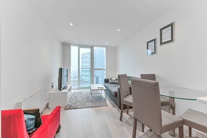 1 Bedroom Flat To Rent In Pinnacle Apartments, East Croydon, Croydon, CR0