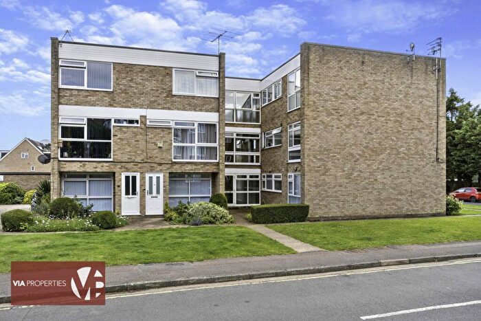 2 Bedroom Flat To Rent In Barclay Court, Park View, Hoddesdon, EN11