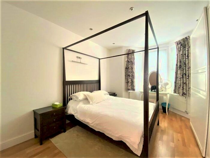 1 Bedroom Flat To Rent In Elthorne Park Road, London, W7