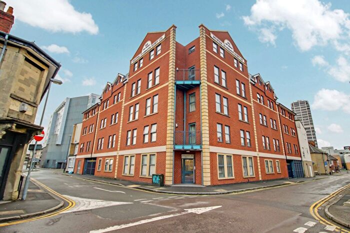 1 Bedroom Flat To Rent In Harding Street, Swindon, SN1