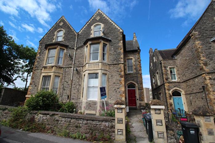 1 Bedroom Apartment For Sale In Victoria Road, Clevedon, North Somerset, BS21