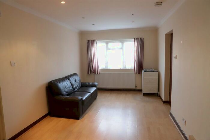 1 Bedroom Flat To Rent In Stanwell Road, Feltham, TW14