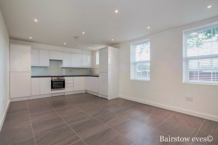 3 Bedroom Flat To Rent In Manor Road, London, E15