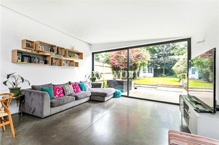5 Bedroom Detached House To Rent In Old Park Road, London, N13