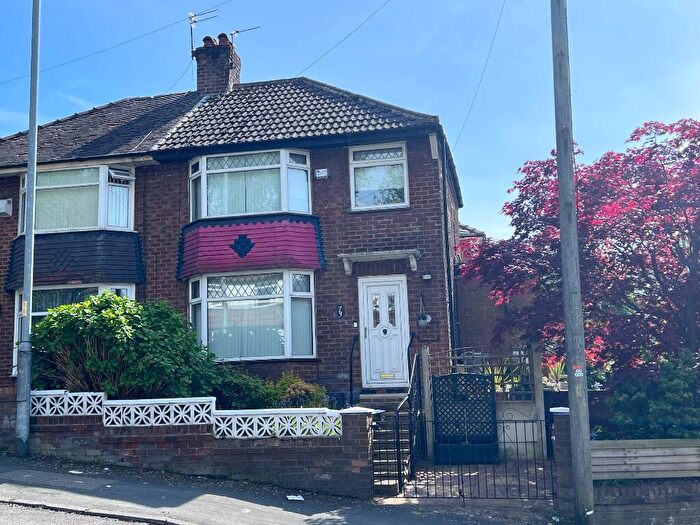 3 Bedroom Semi-Detached House For Sale In Factory Lane, Manchester, Greater Manchester, M9