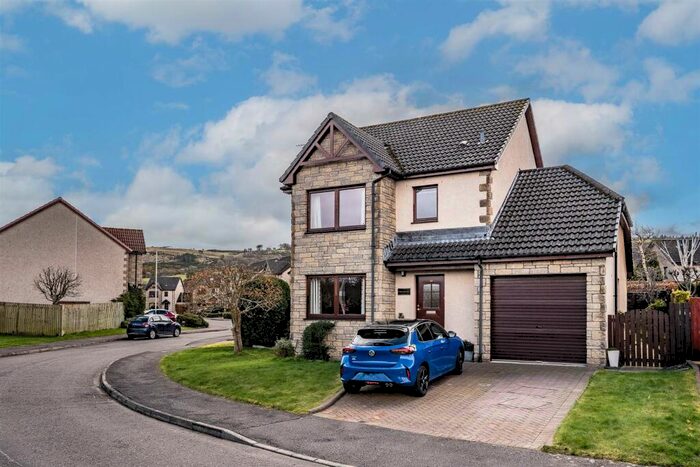 3 Bedroom Detached House For Sale In Sutherland Crescent, Abernethy, Perth, PH2