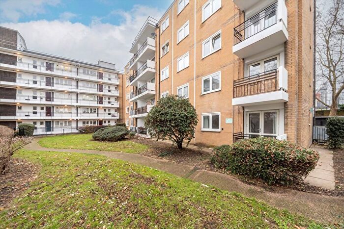 Studio To Rent In Deeley Road, London, SW8