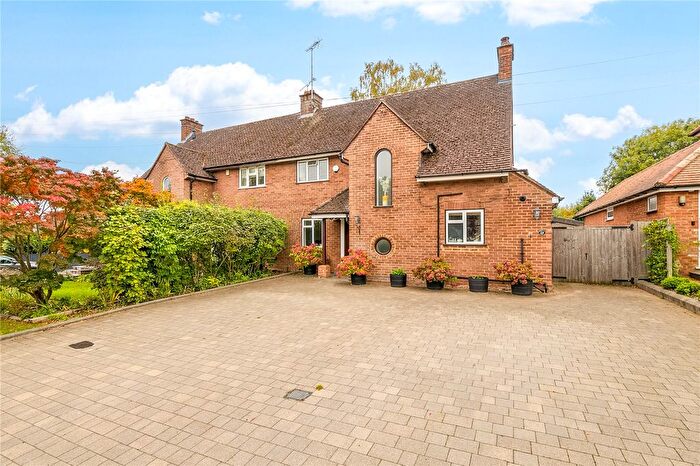 3 Bedroom Semi-detached House For Sale In Canonsfield, Oaklands, Welwyn, Hertfordshire, AL6