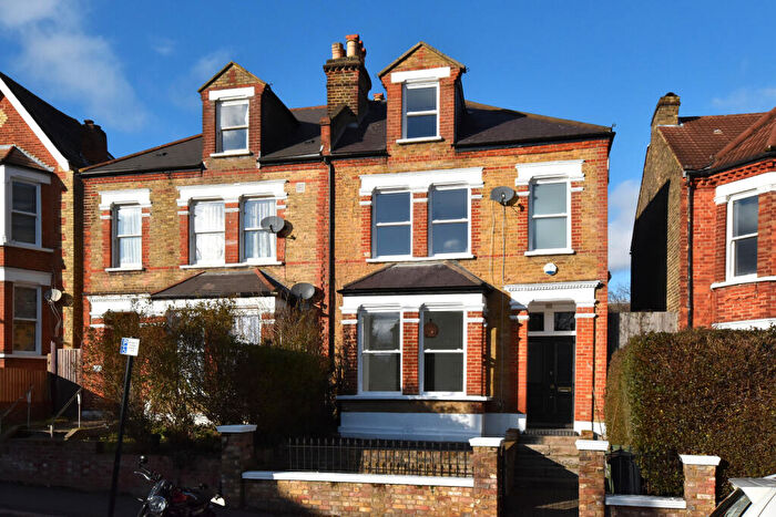 5 Bedroom Semi Detached House For Sale In St. Julians Farm Road, London, SE27