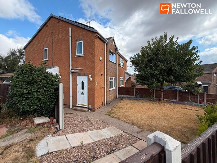 3 Bedroom Semi-Detached House For Sale In Romsey Place, Mansfield, NG19