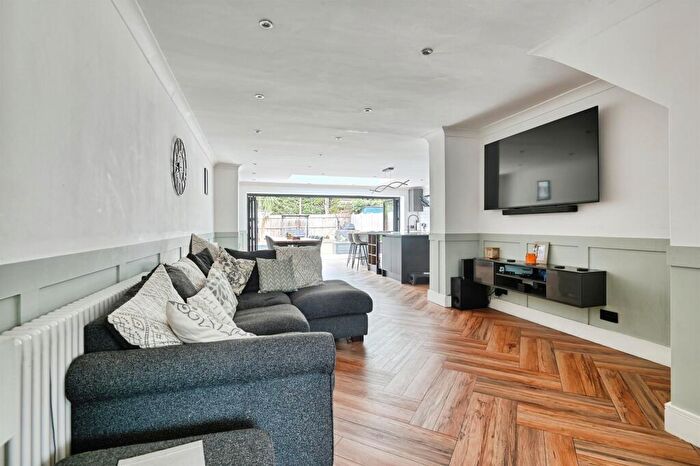 4 Bedroom Detached House For Sale In Cutshill Close, Birmingham, B36