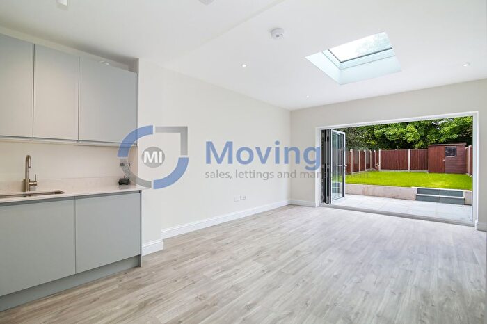 2 Bedroom Flat To Rent In Birdhurst Road, South Croydon, Surrey, CR2