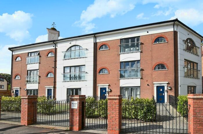 1 Bedroom Flat To Rent In Masons Hill, Bromley, BR2