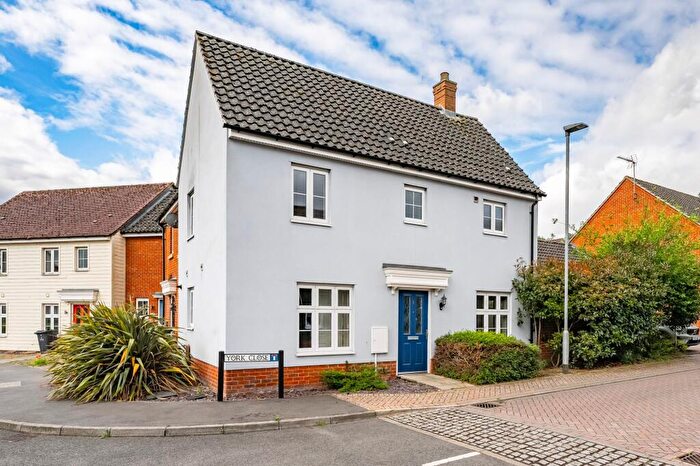 3 Bedroom Terraced House For Sale In York Close, Carbrooke, IP25