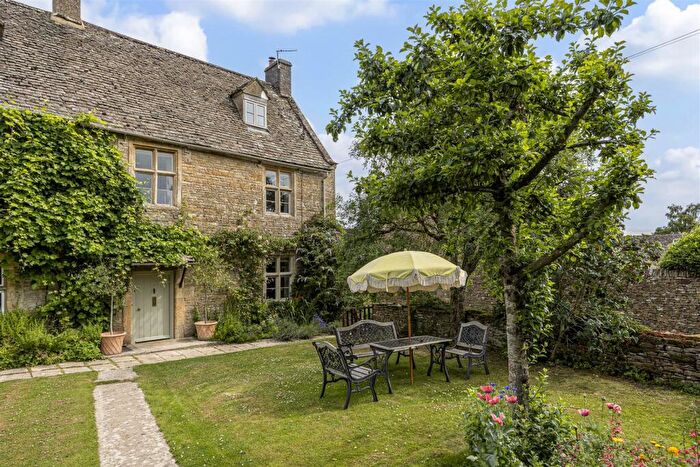 2 Bedroom Cottage For Sale In The Row, Donnington, GL56