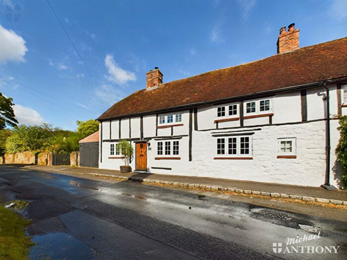 3 Bedroom Cottage For Sale In Market Hill, Whitchurch, HP22
