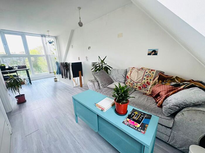 6 Bedroom Flat To Rent In Alpha Road, SE14